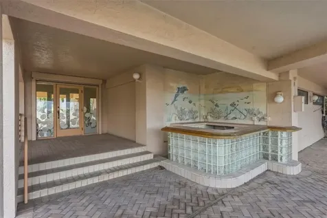 2869 Seabreeze Drive S St Petersburg FL 33707