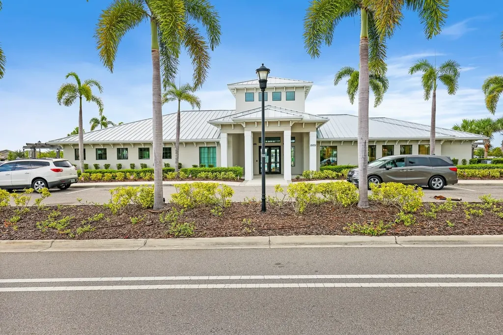 15430 Miller Creek Drive Sun City Center FL 33573