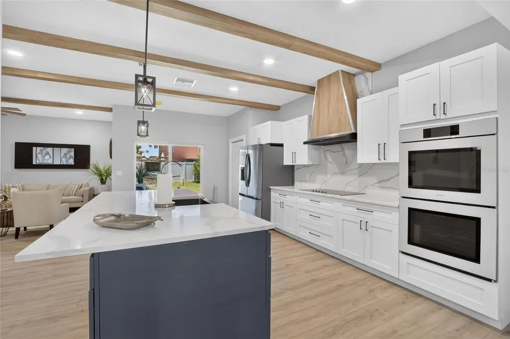 525 19th Street NW Ruskin FL 33570
