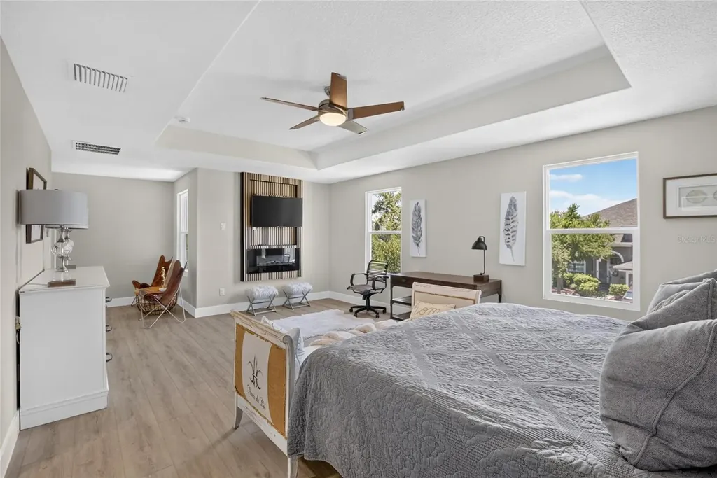 525 19th Street NW Ruskin FL 33570