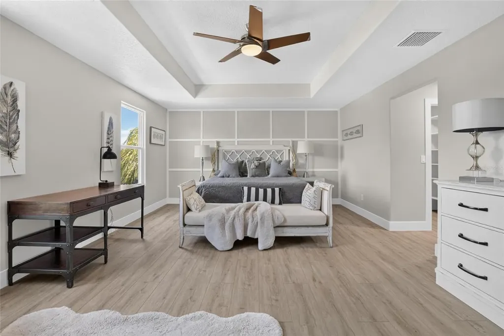 525 19th Street NW Ruskin FL 33570