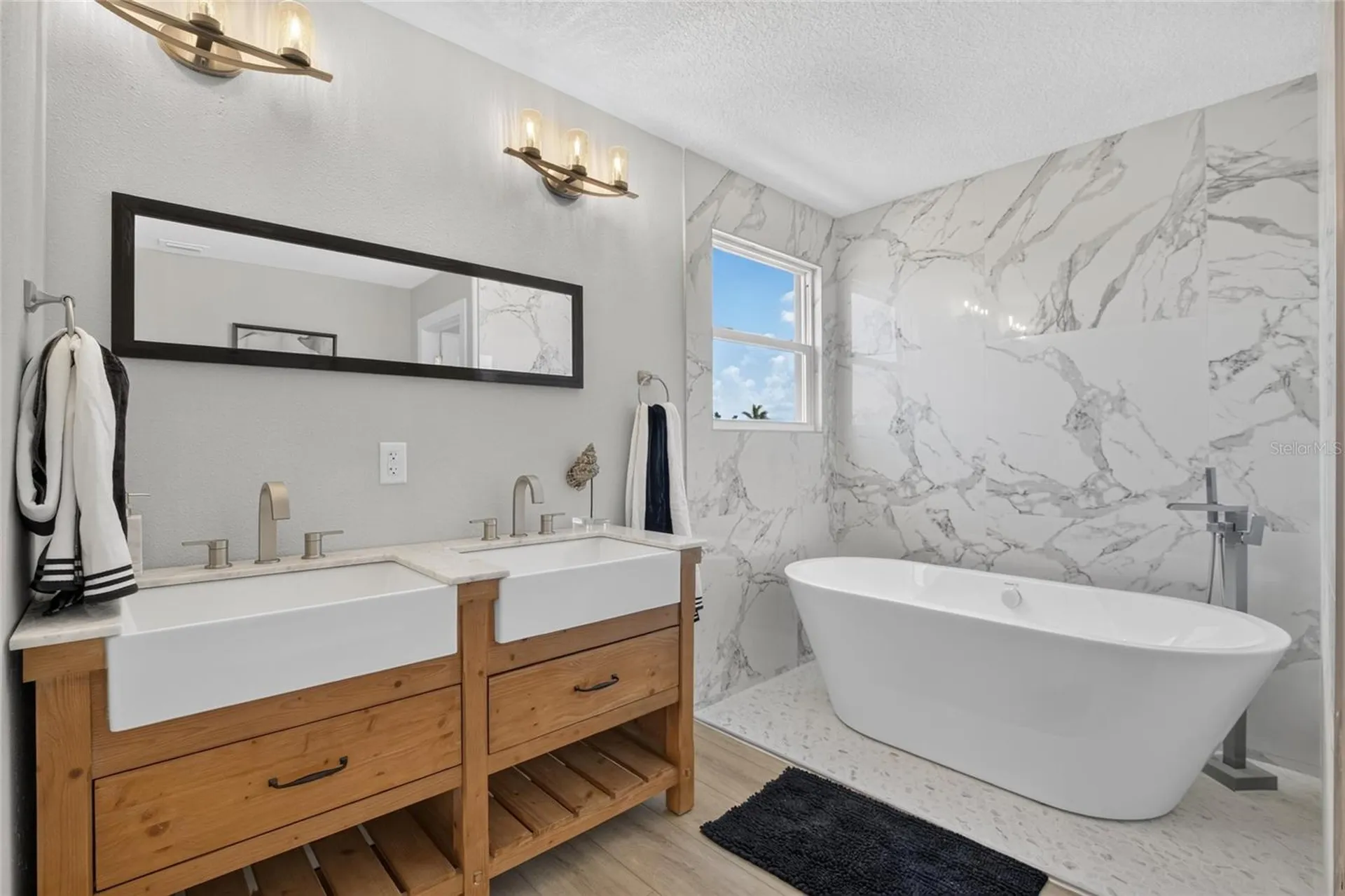 525 19th Street NW Ruskin FL 33570