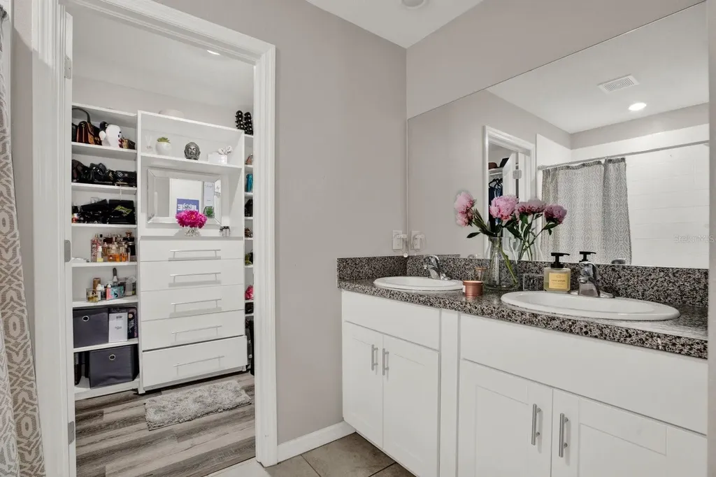 3707 Daisy Bloom Place Tampa FL 33619