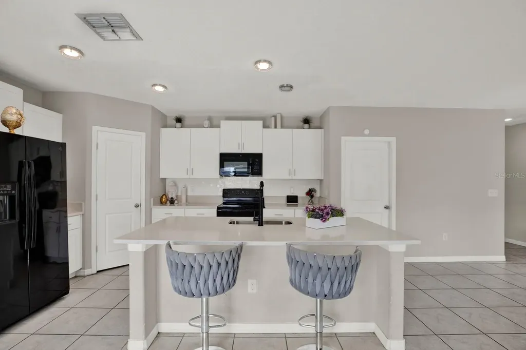 3707 Daisy Bloom Place Tampa FL 33619