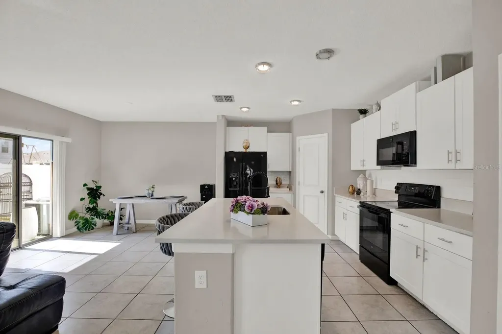 3707 Daisy Bloom Place Tampa FL 33619