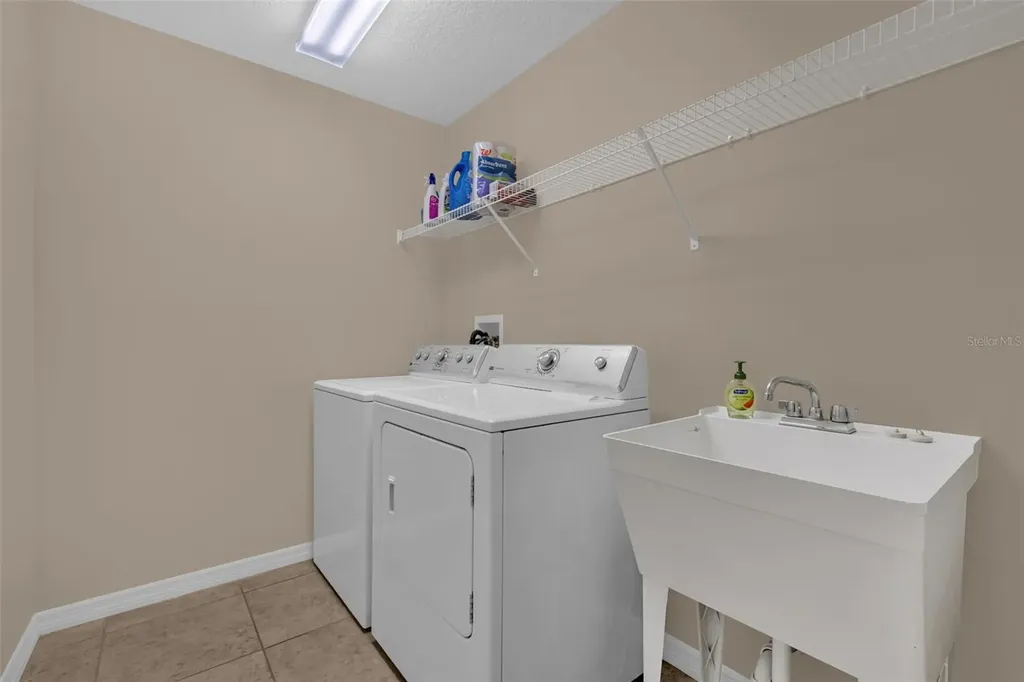 5901 Candle Glow Place Leesburg FL 34748