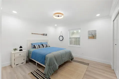 4733 25th Avenue S St Petersburg FL 33711