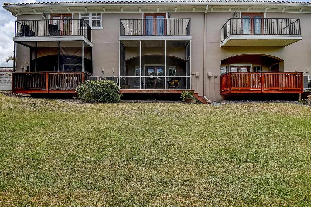 256 Valencia Circle St Petersburg FL 33716