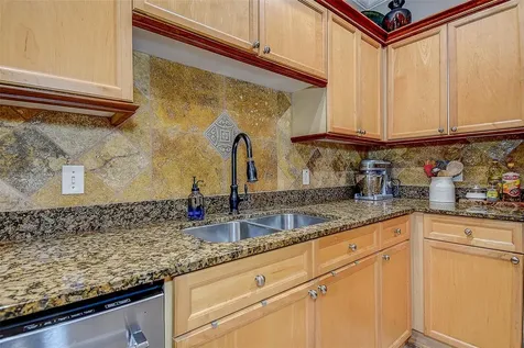 256 Valencia Circle St Petersburg FL 33716