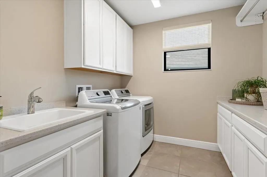 8096 Grande Shores Drive Sarasota FL 34240