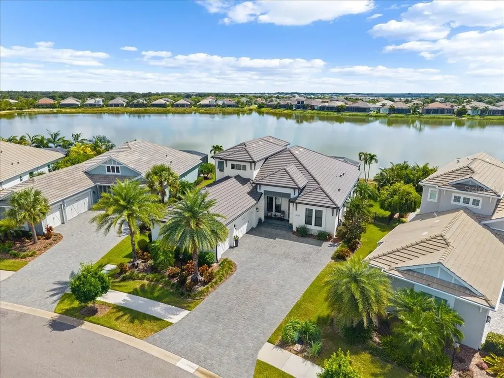 8096 Grande Shores Drive Sarasota FL 34240