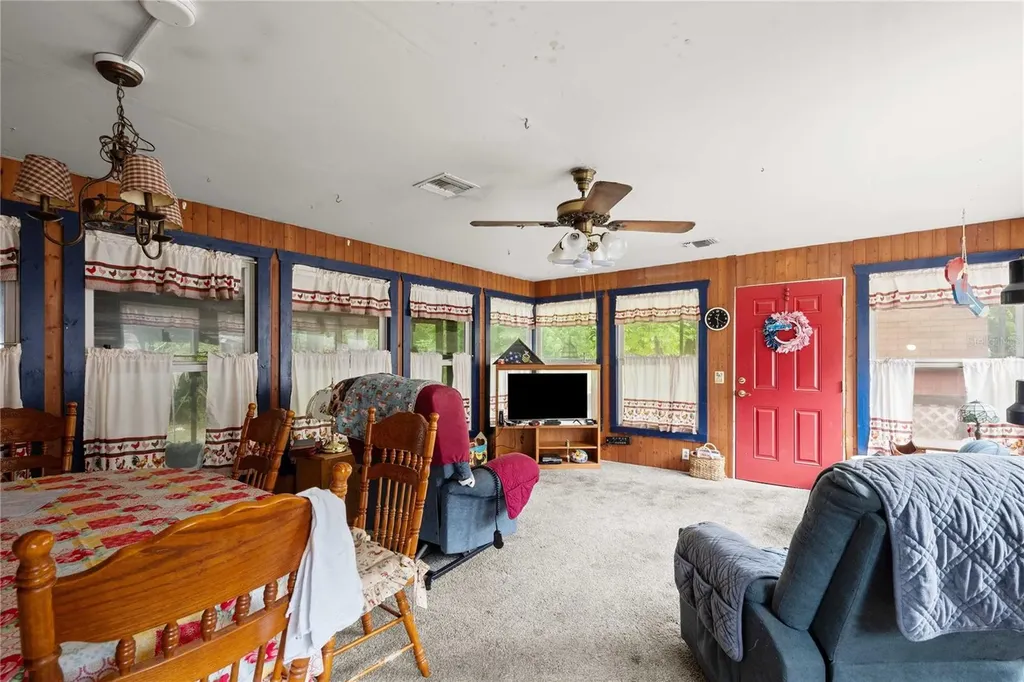 14702 Cr 719 Webster FL 33597
