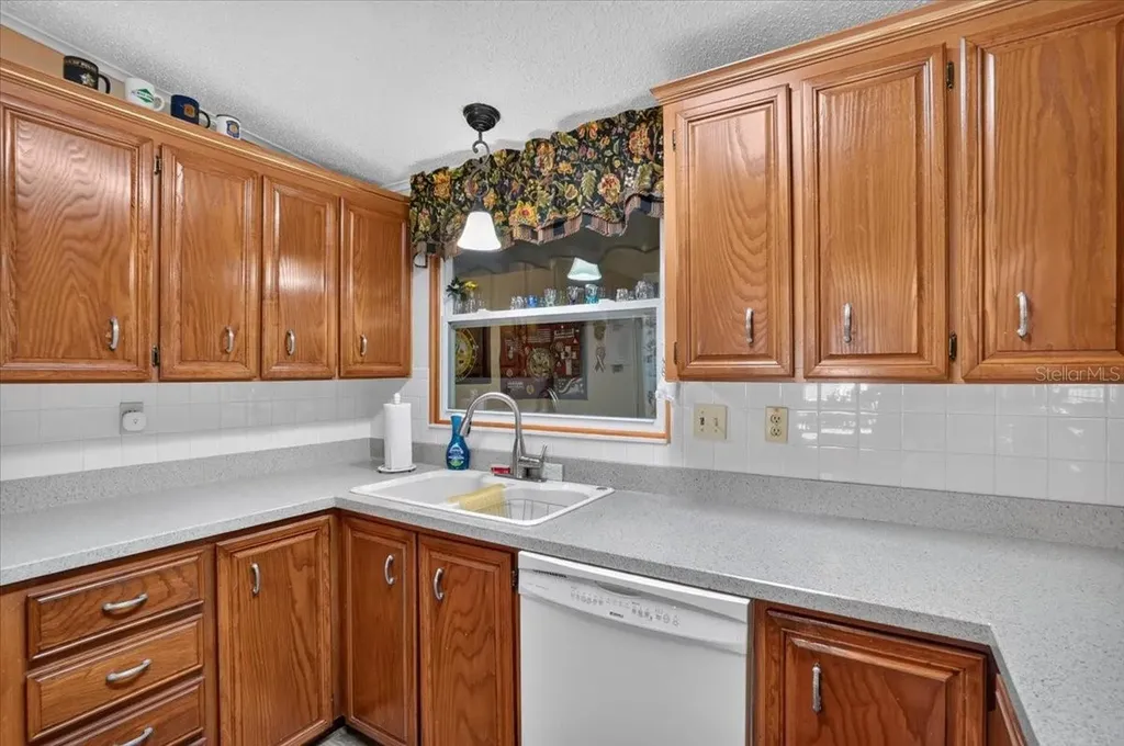 8469 Imperial Lakes Circle Palmetto FL 34221