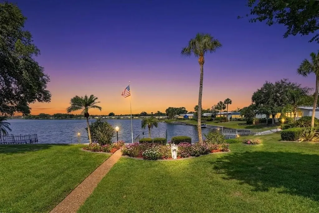 8469 Imperial Lakes Circle Palmetto FL 34221