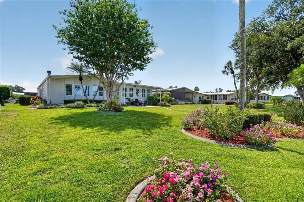 8469 Imperial Lakes Circle Palmetto FL 34221