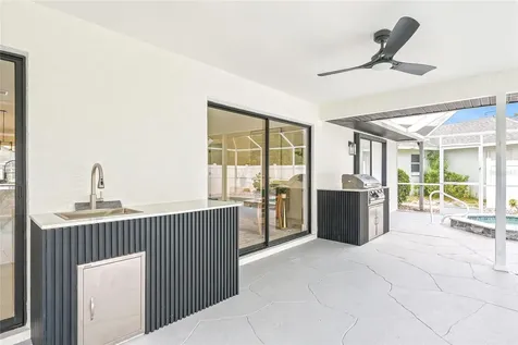 4916 32nd Avenue Drive W Bradenton FL 34209