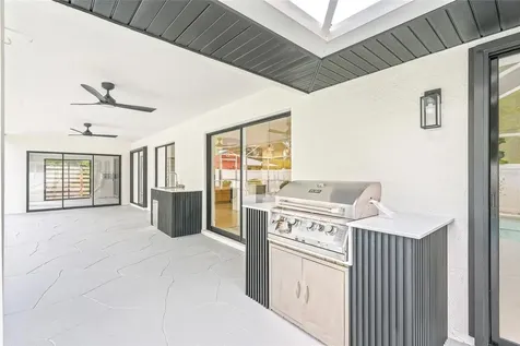 4916 32nd Avenue Drive W Bradenton FL 34209