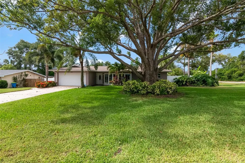 1801 Oak Park Drive N Clearwater FL 33764