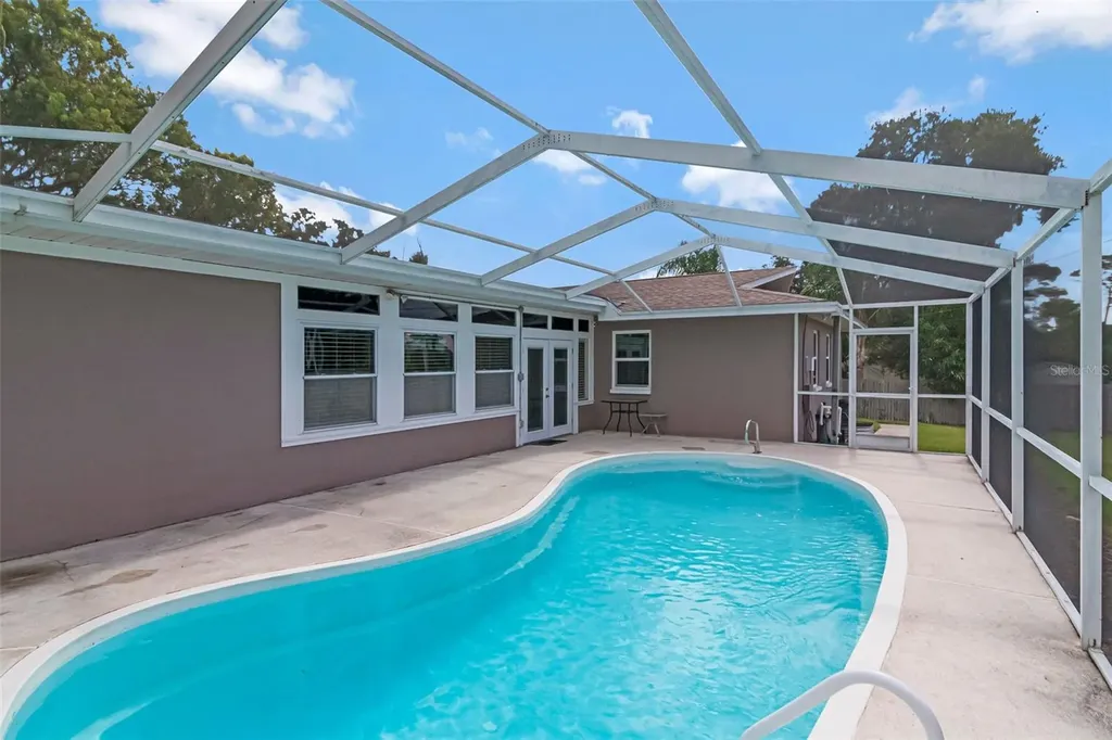 1801 Oak Park Drive N Clearwater FL 33764