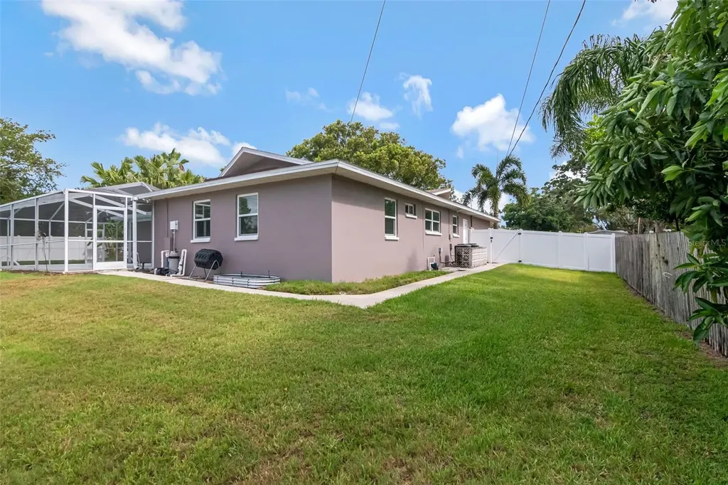 1801 Oak Park Drive N Clearwater FL 33764