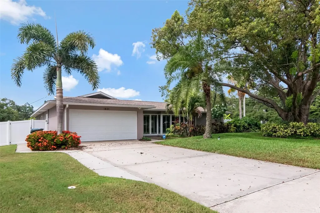 1801 Oak Park Drive N Clearwater FL 33764