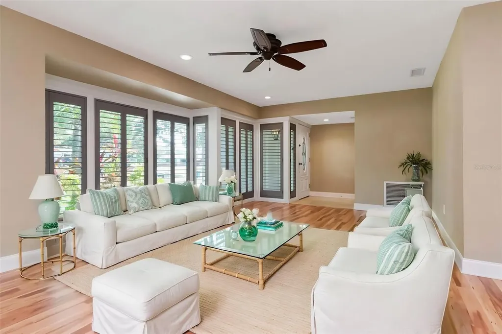 1801 Oak Park Drive N Clearwater FL 33764