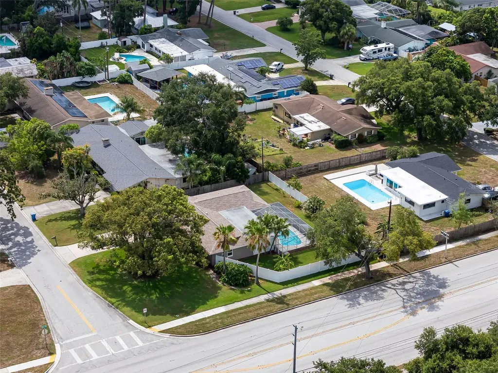 1801 Oak Park Drive N Clearwater FL 33764