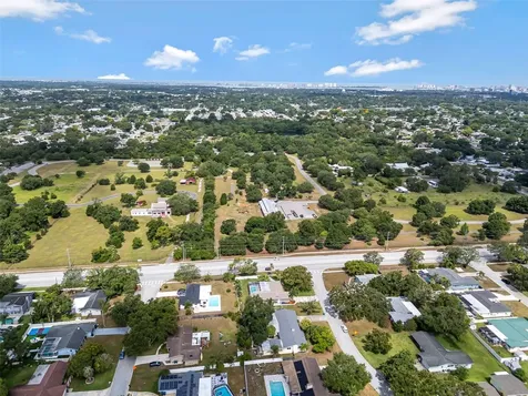 1801 Oak Park Drive N Clearwater FL 33764