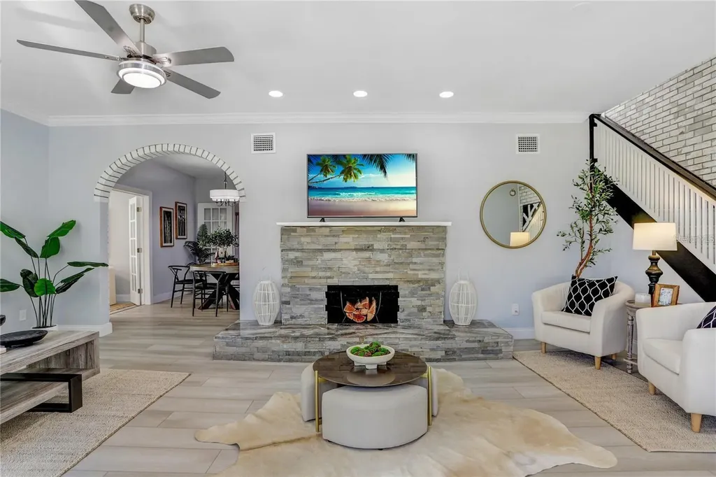 1960 Mckinley Street Clearwater FL 33765