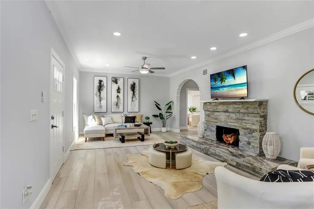 1960 Mckinley Street Clearwater FL 33765