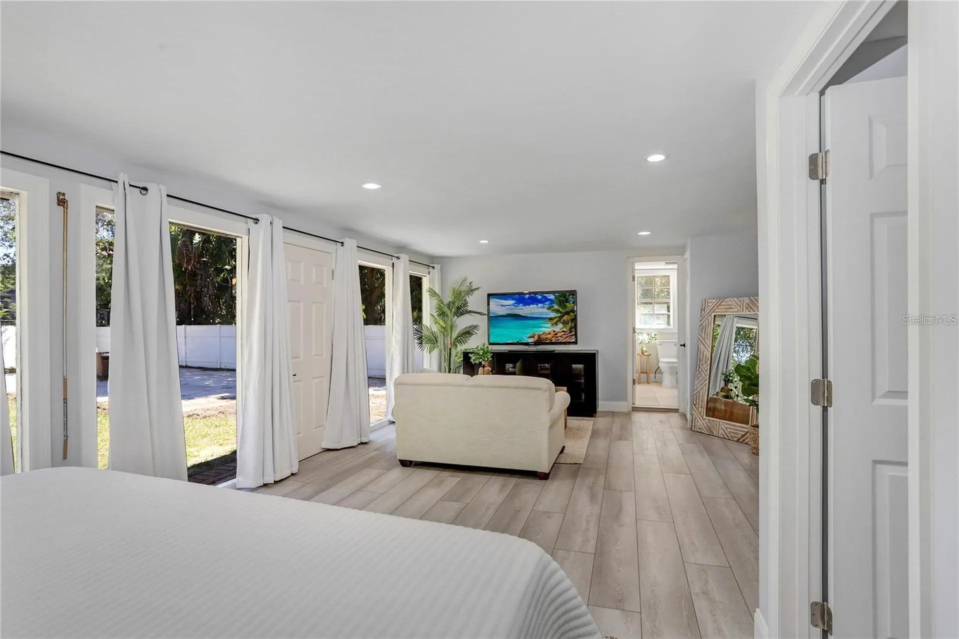1960 Mckinley Street Clearwater FL 33765