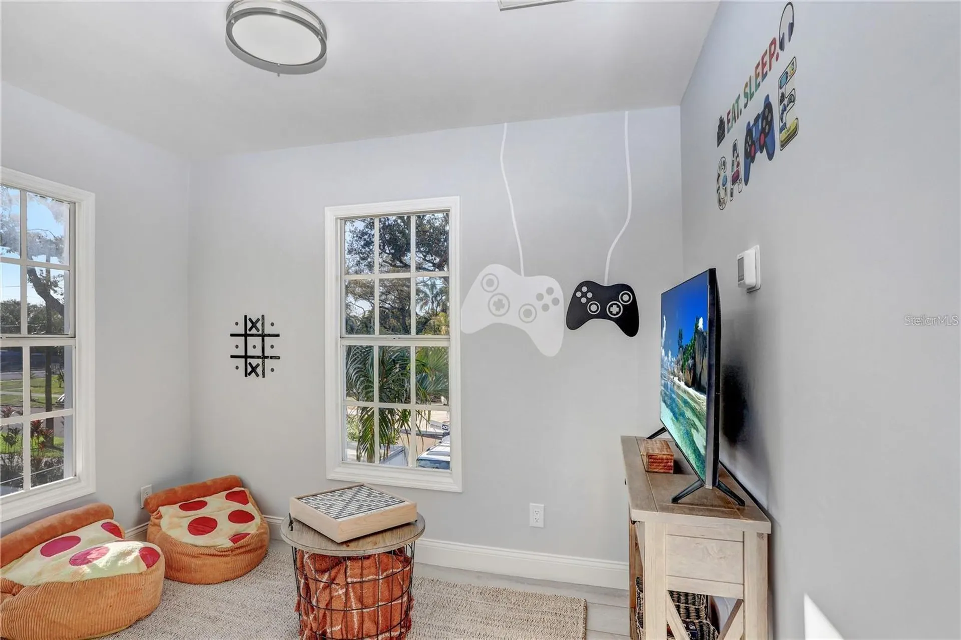 1960 Mckinley Street Clearwater FL 33765