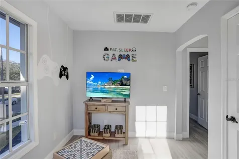 1960 Mckinley Street Clearwater FL 33765