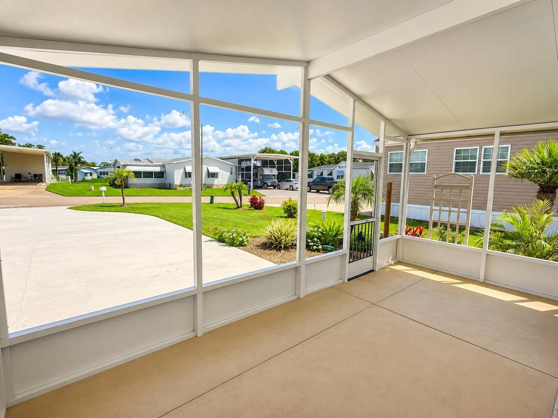 5245 Island View Circle N Polk City FL 33868