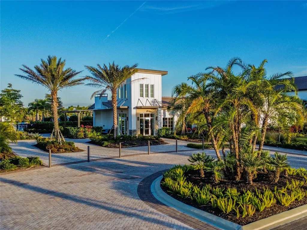 3262 Hilltop Circle Bradenton FL 34211