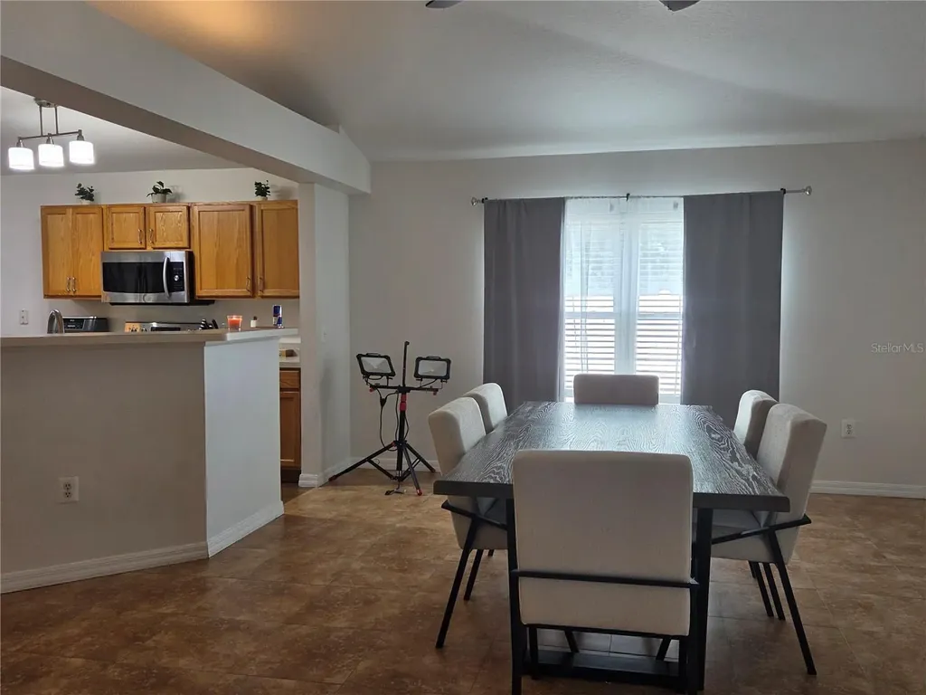 2215 Kingscrest Circle Apopka FL 32712