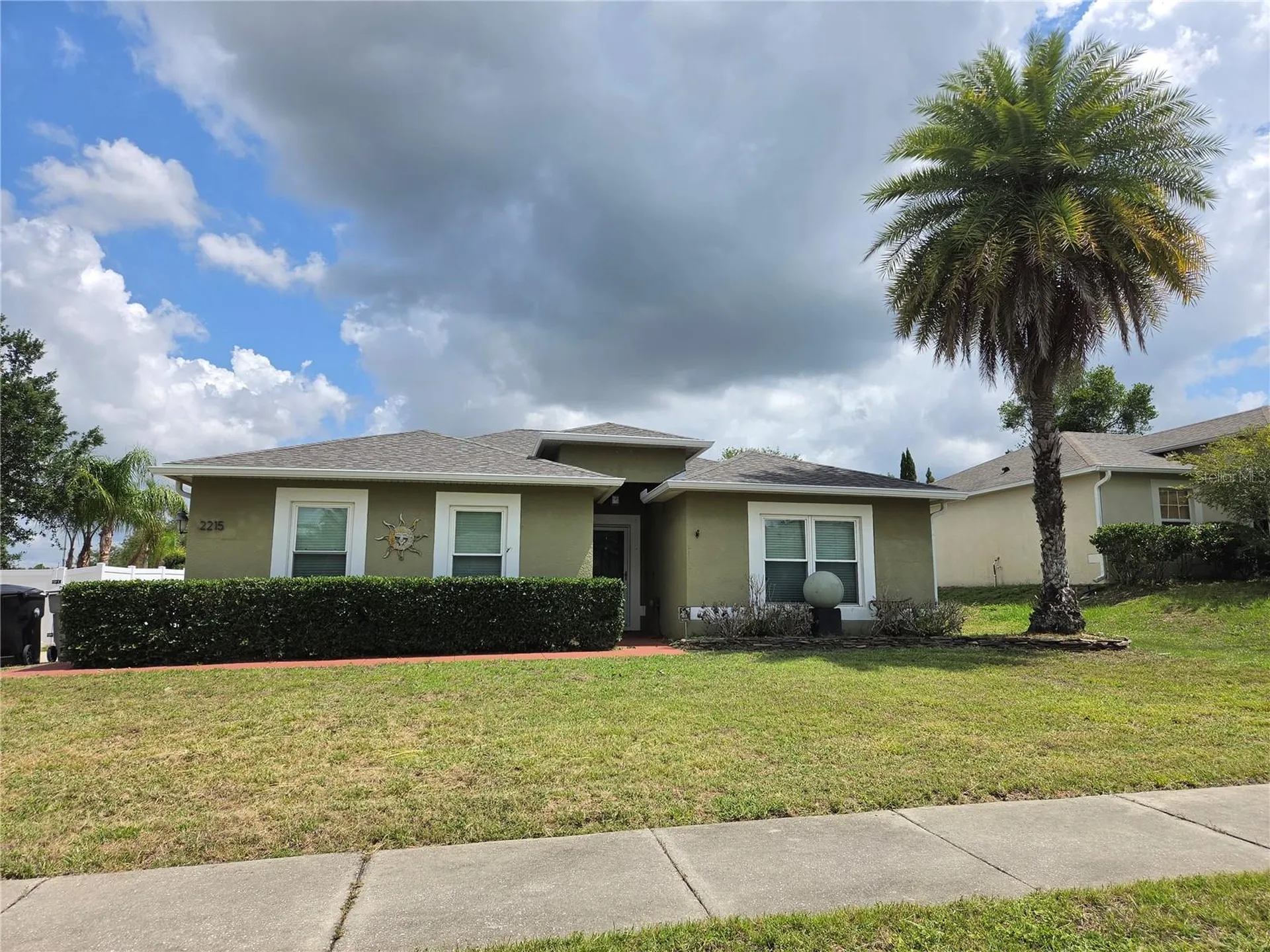 2215 Kingscrest Circle Apopka FL 32712