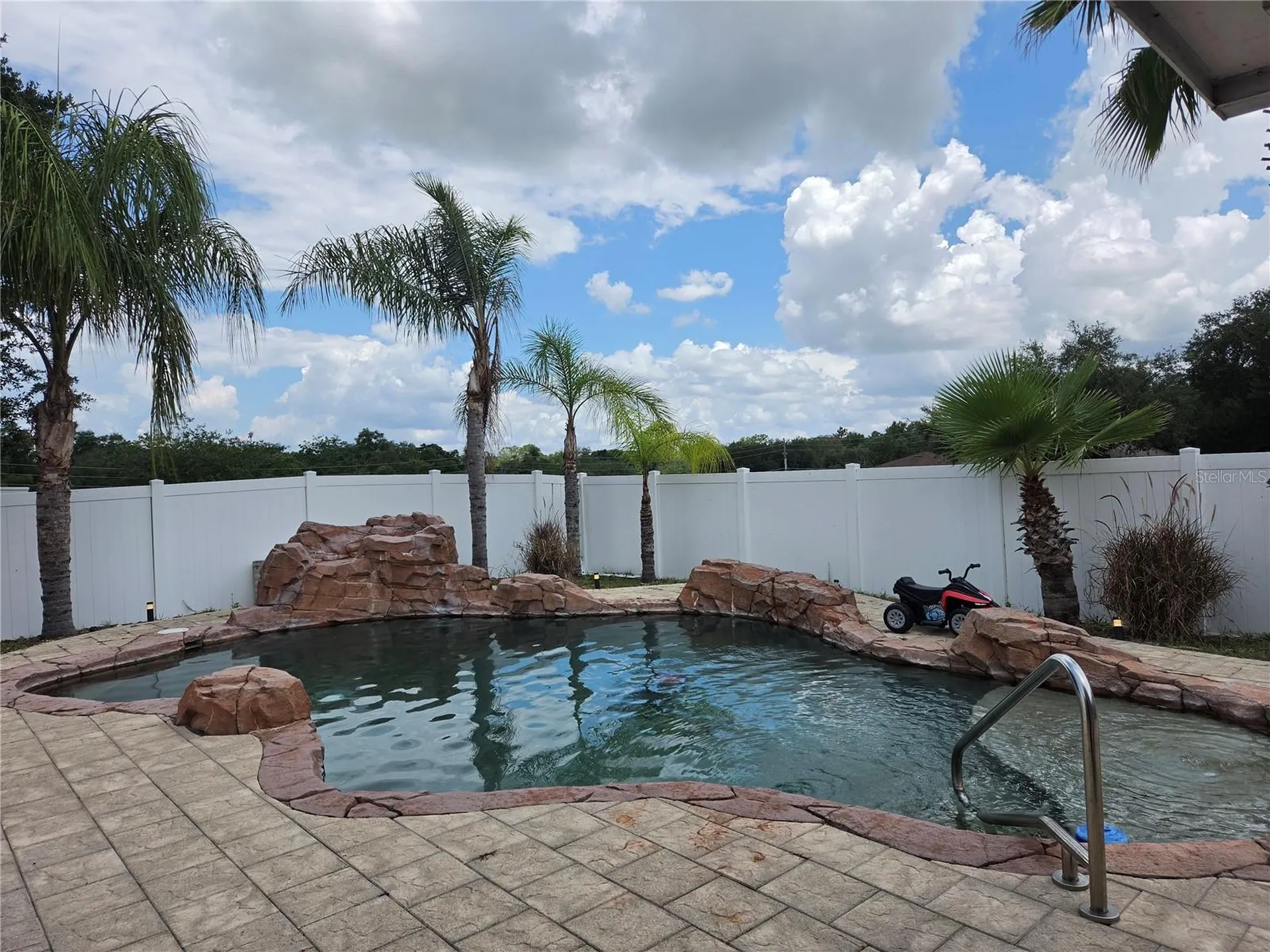 2215 Kingscrest Circle Apopka FL 32712
