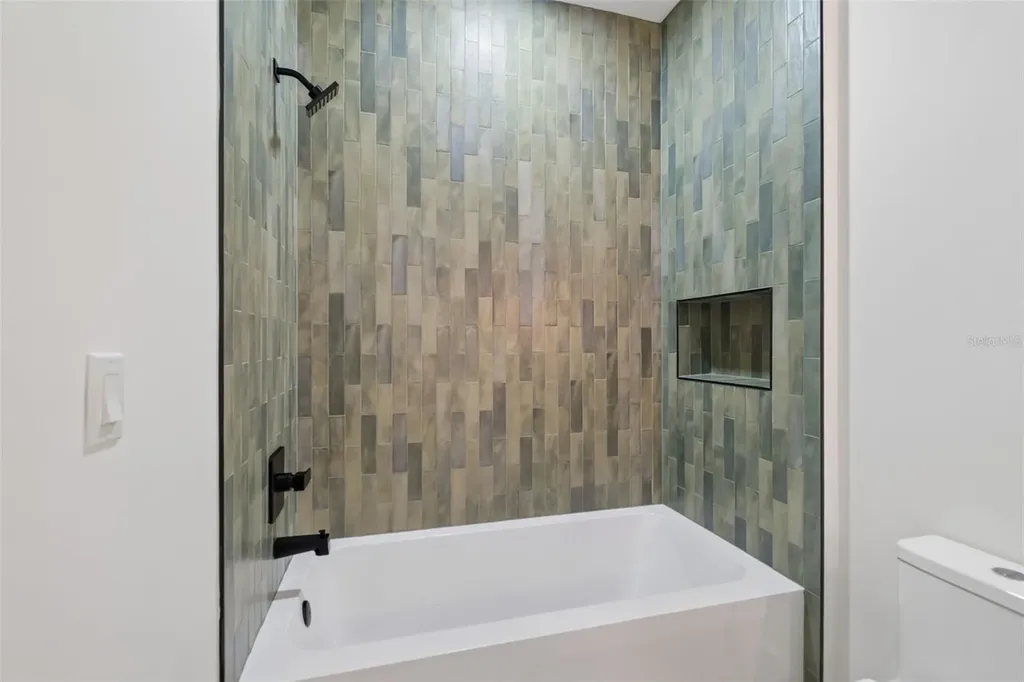 6403 Richard Tampa FL 33616