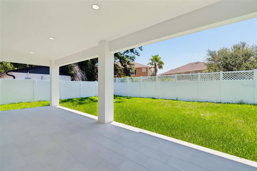 6403 Richard Tampa FL 33616