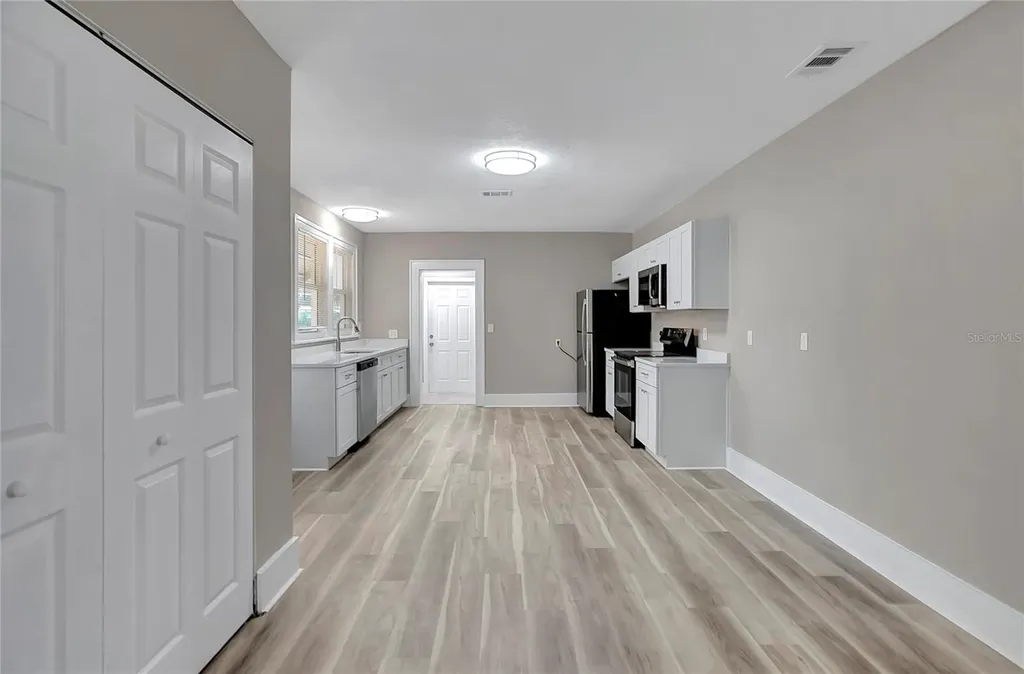 703 16th Avenue NW Largo FL 33770