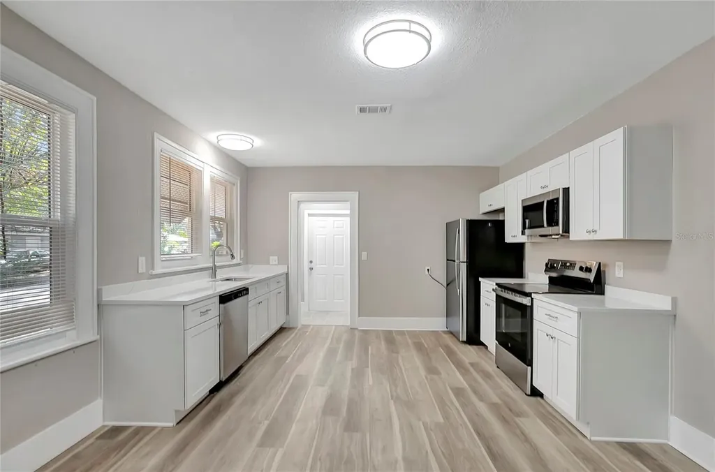 703 16th Avenue NW Largo FL 33770