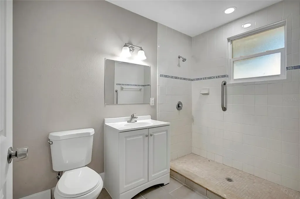 703 16th Avenue NW Largo FL 33770
