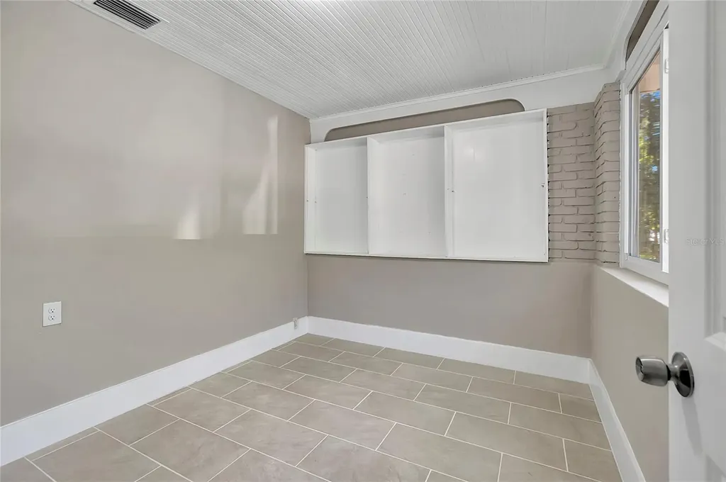 703 16th Avenue NW Largo FL 33770