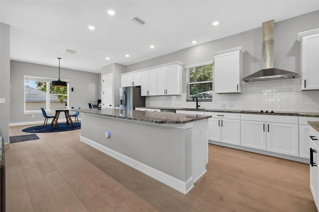293 18th Avenue S St Petersburg FL 33705