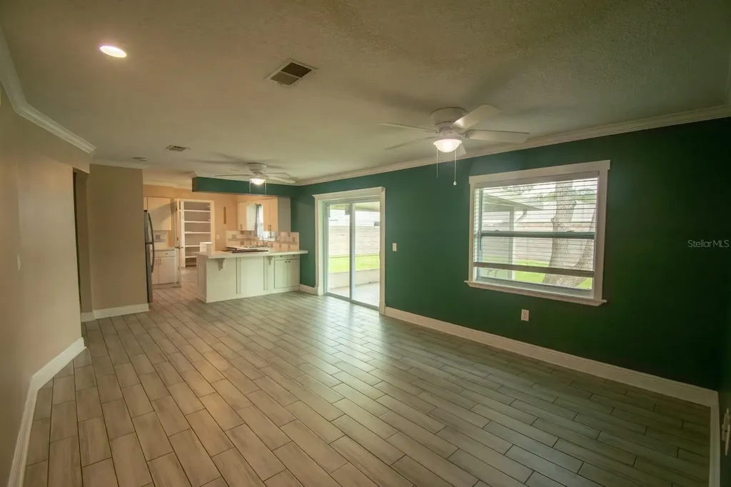 2040 Woodbriar Loop S Lakeland FL 33813