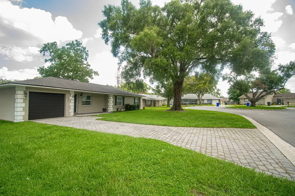 2040 Woodbriar Loop S Lakeland FL 33813