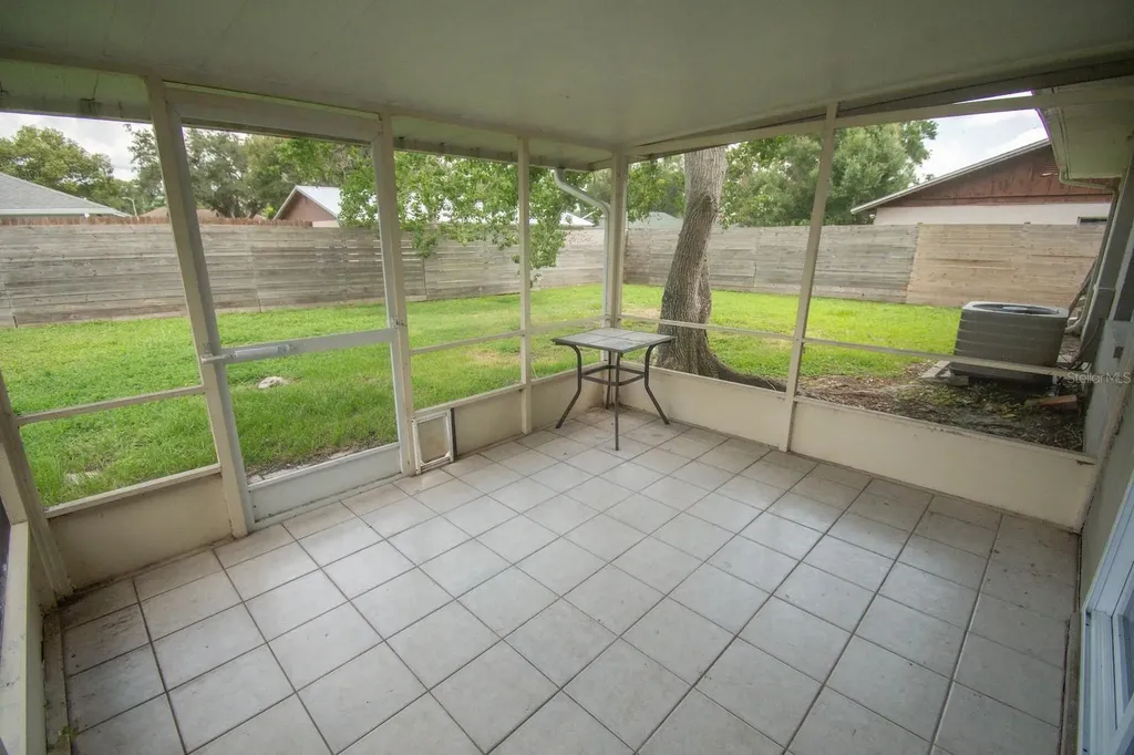 2040 Woodbriar Loop S Lakeland FL 33813