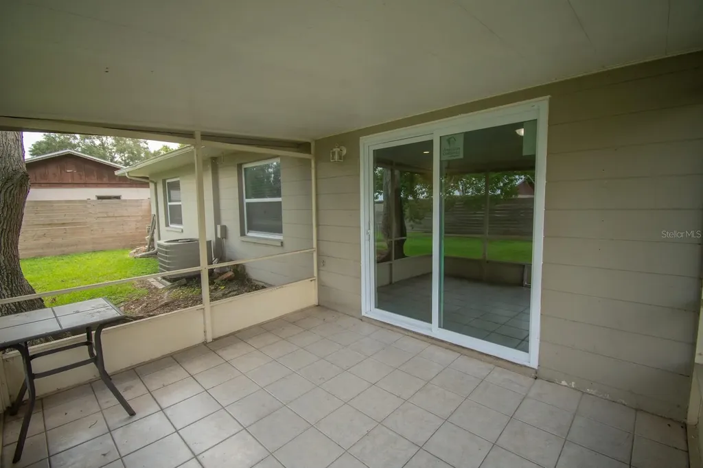 2040 Woodbriar Loop S Lakeland FL 33813