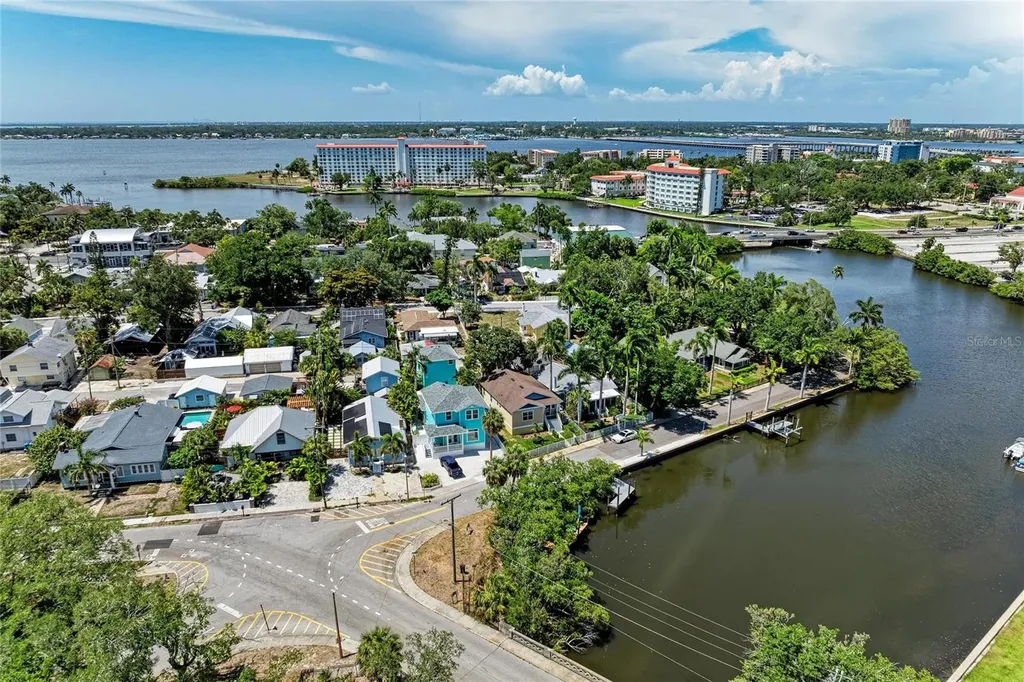632 Virginia Drive Bradenton FL 34205